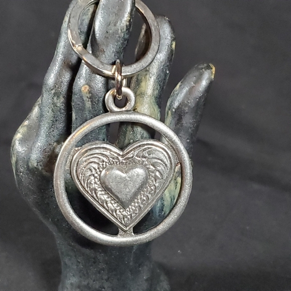 Heart Keychain - Picture 2 of 5